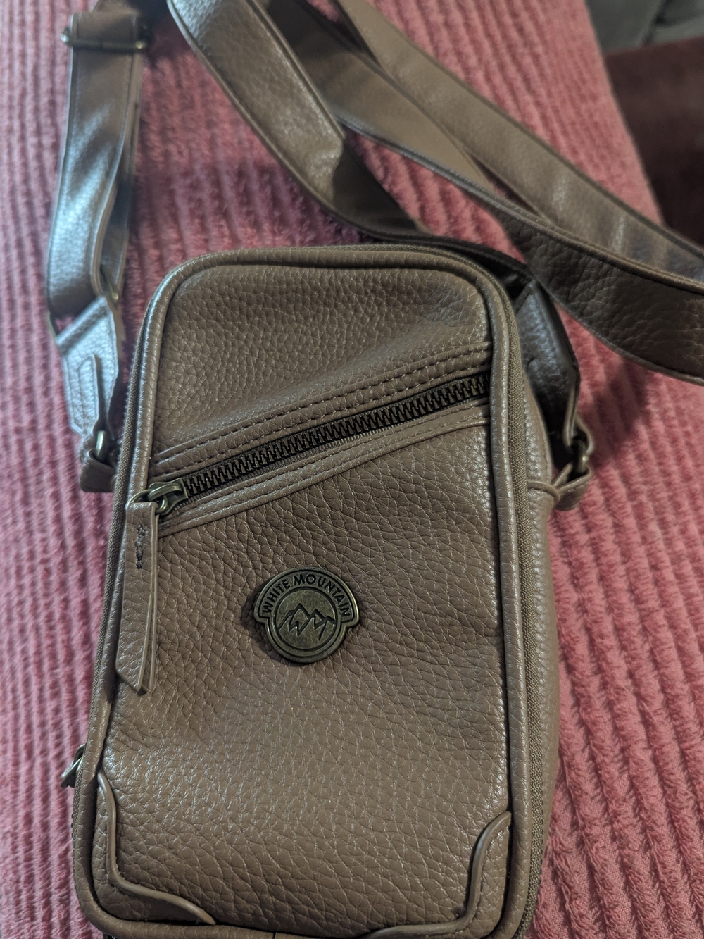 White Mountain Leather Crossbody
